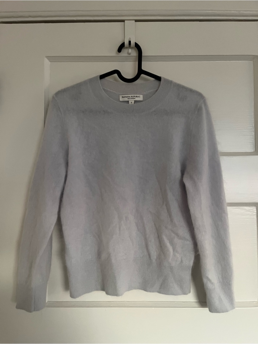 Banana Republic Women’s Pale Blue Cashmere Sweater